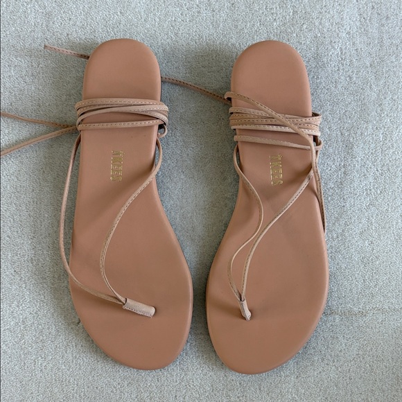 Tkees Lilu Strappy Sandals in Purdy - Picture 3 of 4